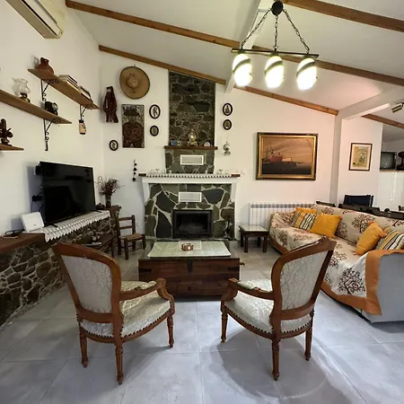 Feriehus Maria's Paliomylos House *